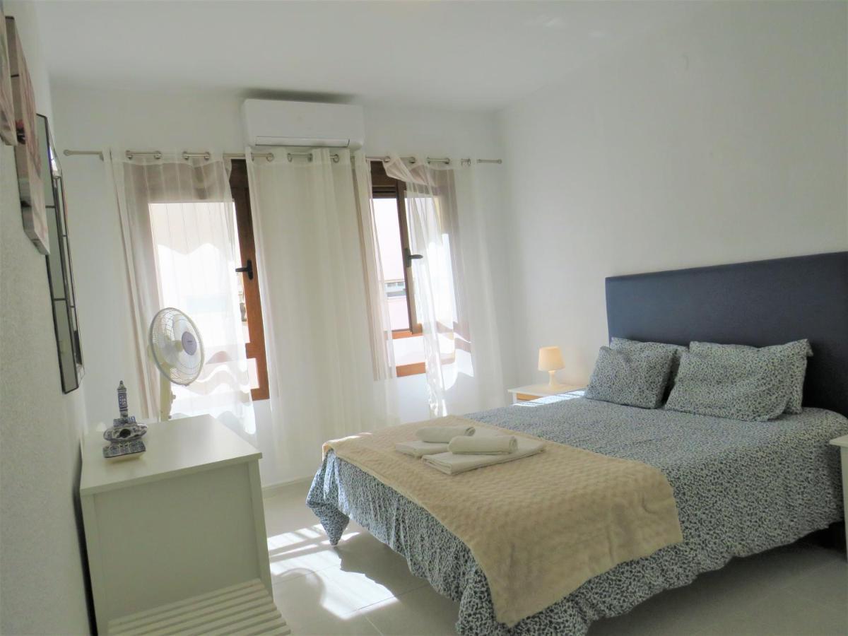 Elizabeth With Seaviews! Appartamento